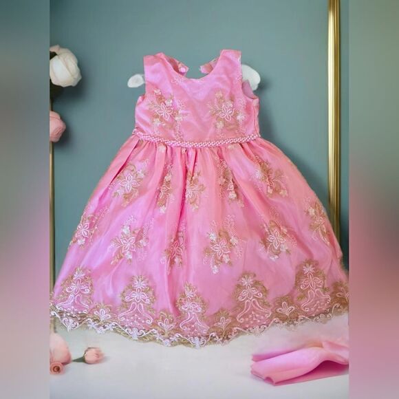 4 DRESSES NWOT BUNDLE LOT GIRLS DRESS SIZE 8 - Picture 3 of 8